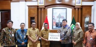 Gubernur Banten Terima Donasi Rp112,4 Juta dari Bank Banten untuk Korban Banjir Sumatera