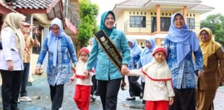 Tinawati Andra Soni Apresiasi TK ZAIS sebagai Sekolah Inklusif di Banten