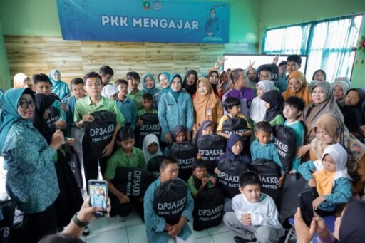 Tinawati Andra Soni Terharu Lihat Semangat Belajar Anak Berkebutuhan Khusus di Serang