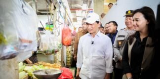 Pastikan Pasokan Aman Menjelang Nataru, Wagub Banten Sidak Harga Bahan Pokok di Pasar Baros