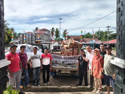 Camat XIV Koto Ajak Stakeholder Bantu Korban Bencana Sumatera budaya Solidaritas Gotong-Royong