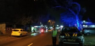 Polsek Ngimbang Patroli Blue Light Siskamtibmas Guna Cegah Dan Tangkal Kriminalitas Di Malam Hari