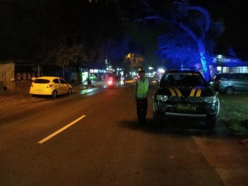 Polsek Ngimbang Patroli Blue Light Siskamtibmas Guna Cegah Dan Tangkal Kriminalitas Di Malam Hari