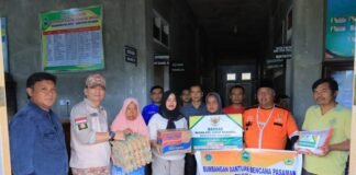 Sekda Pasaman Yudesri Terima Bantuan Rp26,5 Juta dari Perantau IKKP untuk Korban Bencana