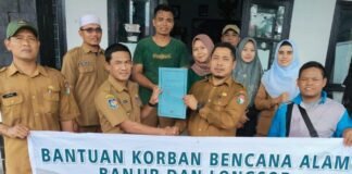 Camat XIV Koto Galang Solidaritas bagi korban Sumatera, Batuan Bencana diserahkan ke Pemda.