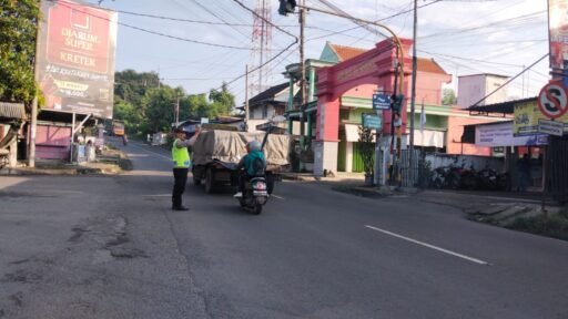 Polsek Ngimbang Giat Commanderwish Pagi di Daerah Rawan Kemacetan