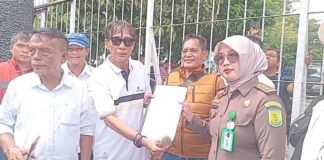 Massa KMP Minta Kejati Sumsel Periksa Kades Tanjung Lago Banyuasin Dugaan Wewenang dan Jabatan