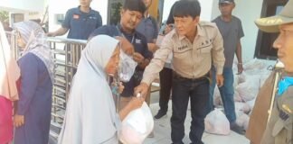 Operasi Pasar Murah Ciasem, 1.675 Paket Sembako Ludes Diserbu Warga