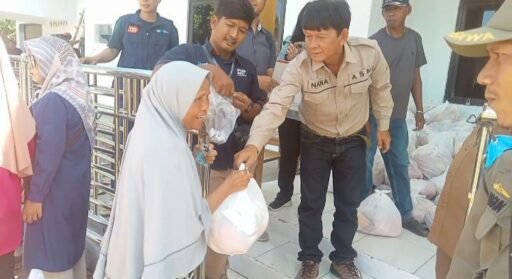 Operasi Pasar Murah Ciasem, 1.675 Paket Sembako Ludes Diserbu Warga