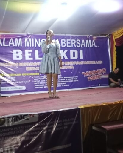 Ribuan Penonton Memadati Lapangan Malam Minggu Bersama Bella KDI