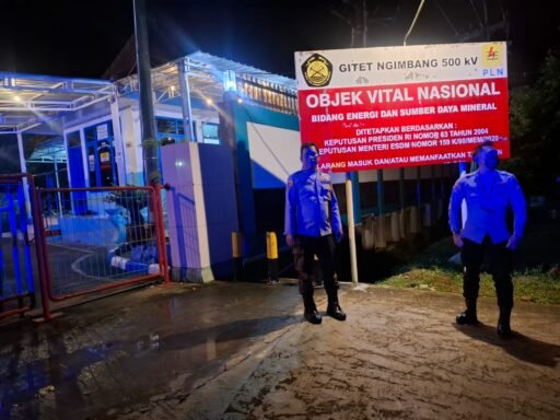 Polsek Ngimbang Gelar Patroli Blue Light Obvit Guna Cegah Kriminalitas Di Wilayah Ngimbang