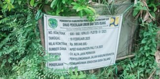Miris pengerjaan proyek jembatan desa talang bulang 1.m dikerjakan 19/02/25 diselesaikan 25/11/25.