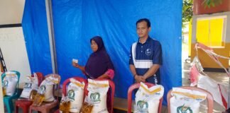 Kepala Desa Jatiragas Hilir Pantau Langsung Pembagian Sembako untuk 816 KPM