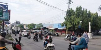 Demi Kelancaran Dan Cegah Kemacetan Polsek Ngimbang Giat Commanderwish Pagi