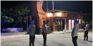 Guna Cegah DanTangkal 4C Polsek Ngimbang Gelar Patroli Blue Light Di Daerah Rawan Kriminal