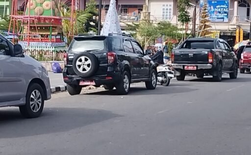 Pasca Himbauan Dikeluarkan, Jalur 2 Masih Ramai Sebagai Parkiran dan Sitor Juga Masih Melintas