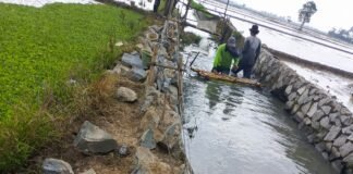 Proyek Turap Saluran di Desa Gempol Banyusari Karawang Disorot, Diduga Dikerjakan Asal-asalan