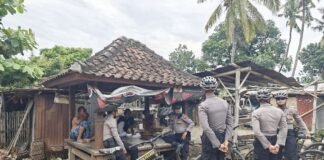Patroli Bersepeda Sat Samapta Gowes Desa Medas, Warga Diajak Jaga Kamtibmas