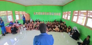 Kasat Polairud Polres Sumbawa Sosialisasi Konservasi Lingkungan Kepada Murid SDN Prajak