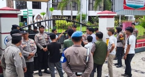 Polsek Selaparang Berikan Pengamanan Aksi Hearing GM-NTB di Kejati NTB