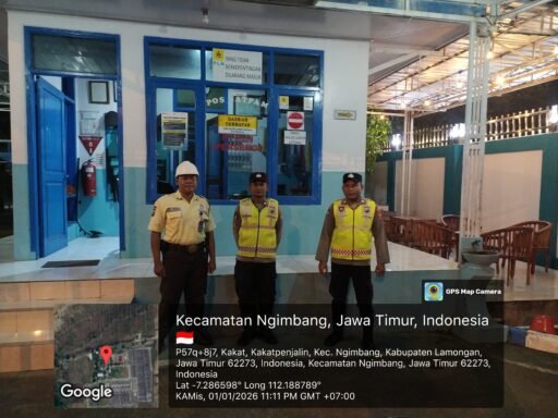 Polsek Ngimbang Patroli Blue Light Siskamtibmas Guna Cegah Dan Tangkal Kriminalitas Di Malam Hari