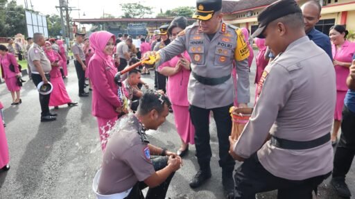 Polresta Deli Serdang Gelar Upacara Kenaikan Pangkat 88 Personelnya