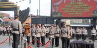 Polres Lamongan Gelar Upacara Sertijab Wakapolres, Kasat Reskoba dan Kapolsek Jajaran