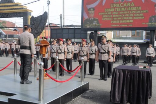 Polres Lamongan Gelar Upacara Sertijab Wakapolres, Kasat Reskoba dan Kapolsek Jajaran