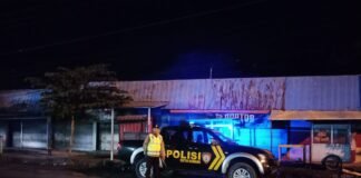 Polsek Ngimbang Patroli Blue Light Siskamtibmas Guna Cegah Dan Tangkal Kriminalitas Di Malam Hari