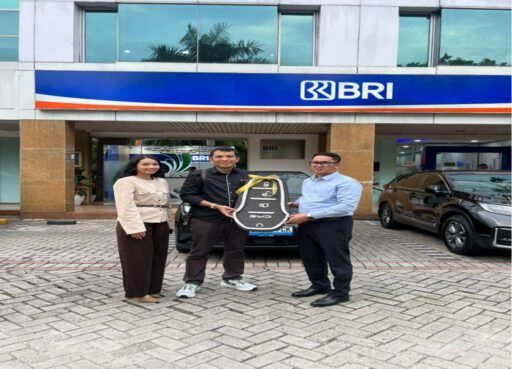 BRI Puri Niaga Serahkan Mobil BYD Atto 1 kepada Nasabah Pemenang Program Tabungan Giro