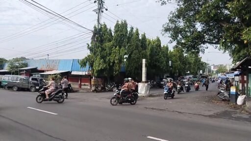 Guna Antisipasi Kemacetan Polsek Ngimbang Secara Rutin Gelar Commanderwish Pagi