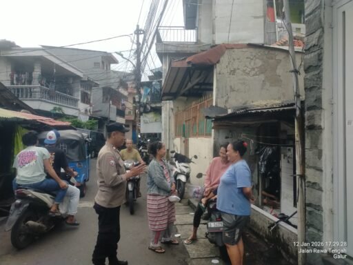 Bhabinkamtibmas Kelurahan Galur Sambang Warga RW 05, Perkuat Cooling System Kamtibmas