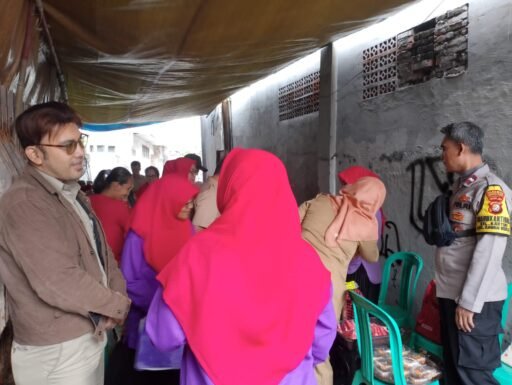 Polisi Pantau Posyandu Kartini, Sehatkan Warga Jaga Lingkungan Aman