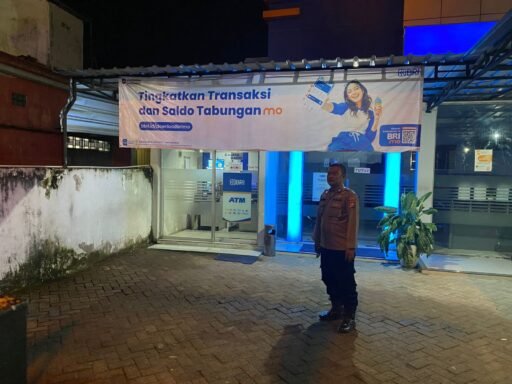 Polsek Ngimbang Gelar Patroli Blue Light Guna Cegah Guantibmas 4C Di Daerah Rawan