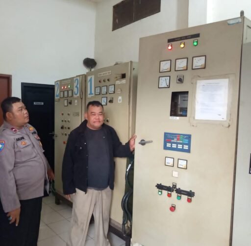 Bhabinkamtibmas Petamburan Laksanakan Pengecekan Rumah Pompa Jati Pinggir II RW 03