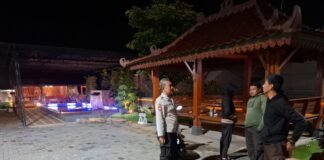Demi Ciptakan Wilayah Kondusif Dan Cegah 4C Polsek Ngimbang Gelar Patroli Blue Light Di Malam Hari