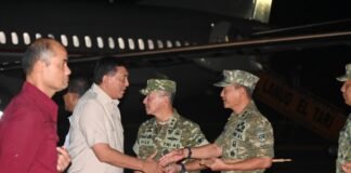 SOLIDITAS DAN BERSINERGI, DANKODAERAL VII SAMBUT KEDATANGAN MENHAN RI DI KUPANG