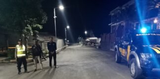 Personil Polsek Ngimbang Patroli Blue Light Siskamtibmas Guna Cegah Kriminalitas Di Malam Hari