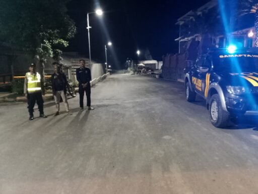 Personil Polsek Ngimbang Patroli Blue Light Siskamtibmas Guna Cegah Kriminalitas Di Malam Hari