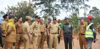 Parosil Mabsus Tinjau Progres Pembangun Pembukaan Badan Jalan Menuju Lokasi Geothermal