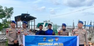 Sat Polairud Polres Kepulauan Meranti Gelar Program Jalur Bersih Pantai di Pelabuhan Perikanan
