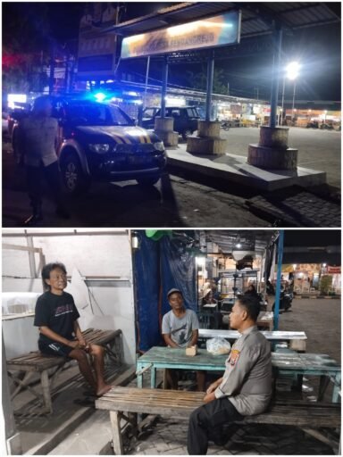 Dalam Upaya Wilayah Kondusif Dan Antisipasi 4C Polsek Ngimbang Gelar Patroli Blue Light