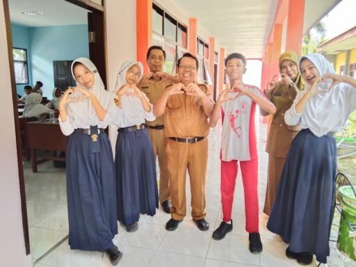 Revitalisasi Selesai KS Dan Siswa Siswi SMP Negeri 1 Puger Ungkapkan Rasa Bahagia