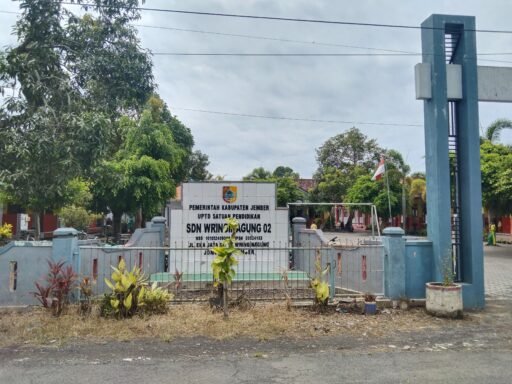 Dua Kelas Ditempatkan Dalam Satu Ruangan Toilet Memprihatinkan Kini Menjadi Masa Lalu Berkat Program Revitalisasi