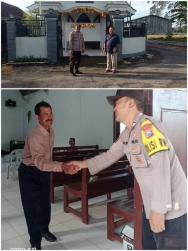 Polsek Ngimbang Gelar Pengamanan Ibadah Minggu Pagi Di Gereja GKJTU Dan GJWI Desa Ngasemlemahbang