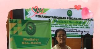 LAKSANAKAN MEDIASI DI PN MADINA, MEDIATOR NON HAKIM WENDEILYNA SIMARMATA TEMPUH 11 JAM PERJALANAN
