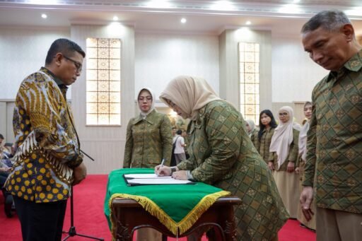 Gubernur Andra Soni Kukuhkan Pengurus PPTI Banten, Perkuat Kolaborasi Eliminasi TBC 2030