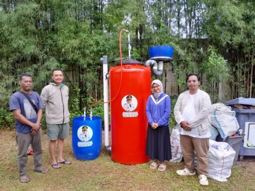 Gubernur Banten Andra Soni Salurkan Toren POC dan Biogas untuk Kurangi Sampah Organik Tangsel