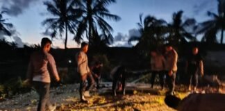 Siaga Banjir Jerowaru, Brimob Polda NTB Bangun Tenda Darurat dan Salurkan Bantuan