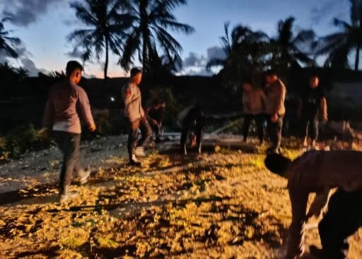 Siaga Banjir Jerowaru, Brimob Polda NTB Bangun Tenda Darurat dan Salurkan Bantuan